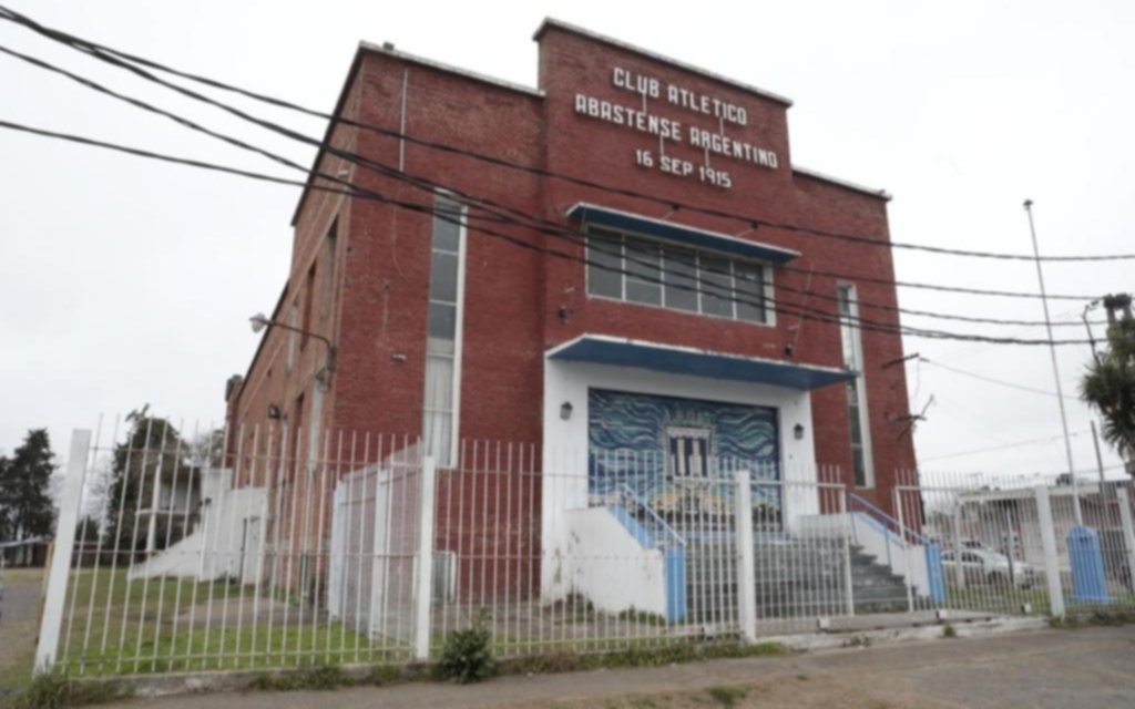 Evalúan apelar fallo que rechaza planteo de socios del Abastense