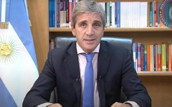 El ministro de Economía le apuntó a los municipios por la suba de tasas