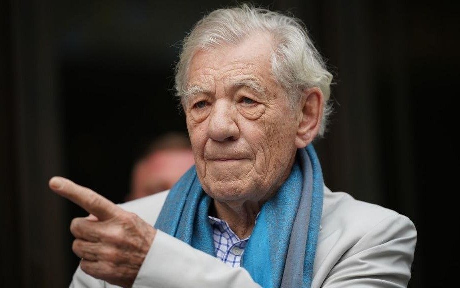 Ian McKellen se toma el resto del año tras la caída