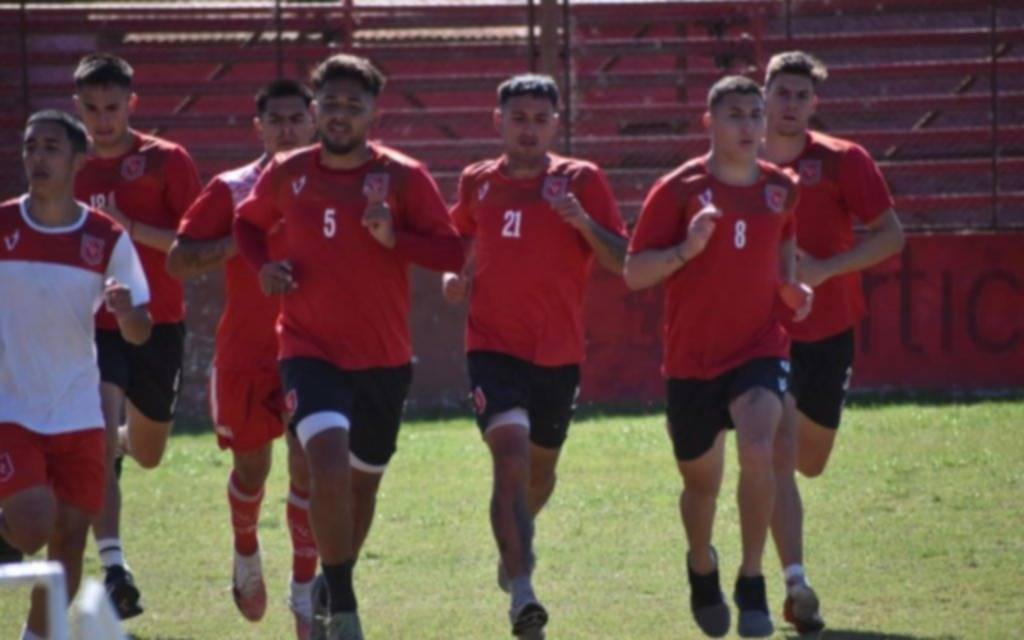 Camba aguantó con dos menos: 0-0 con Alem
