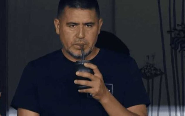 Riquelme, emocionado tras ser distinguido en México