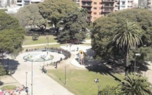 Reclamos por plazas a oscuras