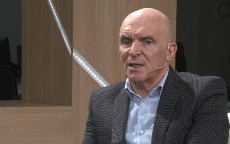 “Creo que Francisco es un ignorante supino”