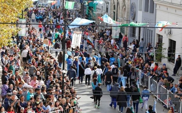 Procesión en Ensenada por las fiestas patronales