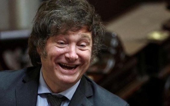 Critican el DNU que le permite al Ejecutivo canjear deuda