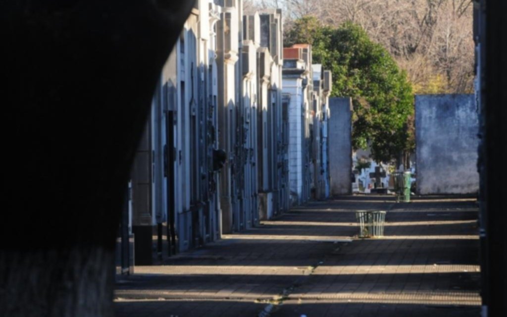 Malestar por los ataques a bóvedas del Cementerio