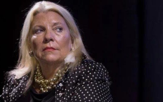 Carrió llamó “roedor” a Milei y le pegó a Macri