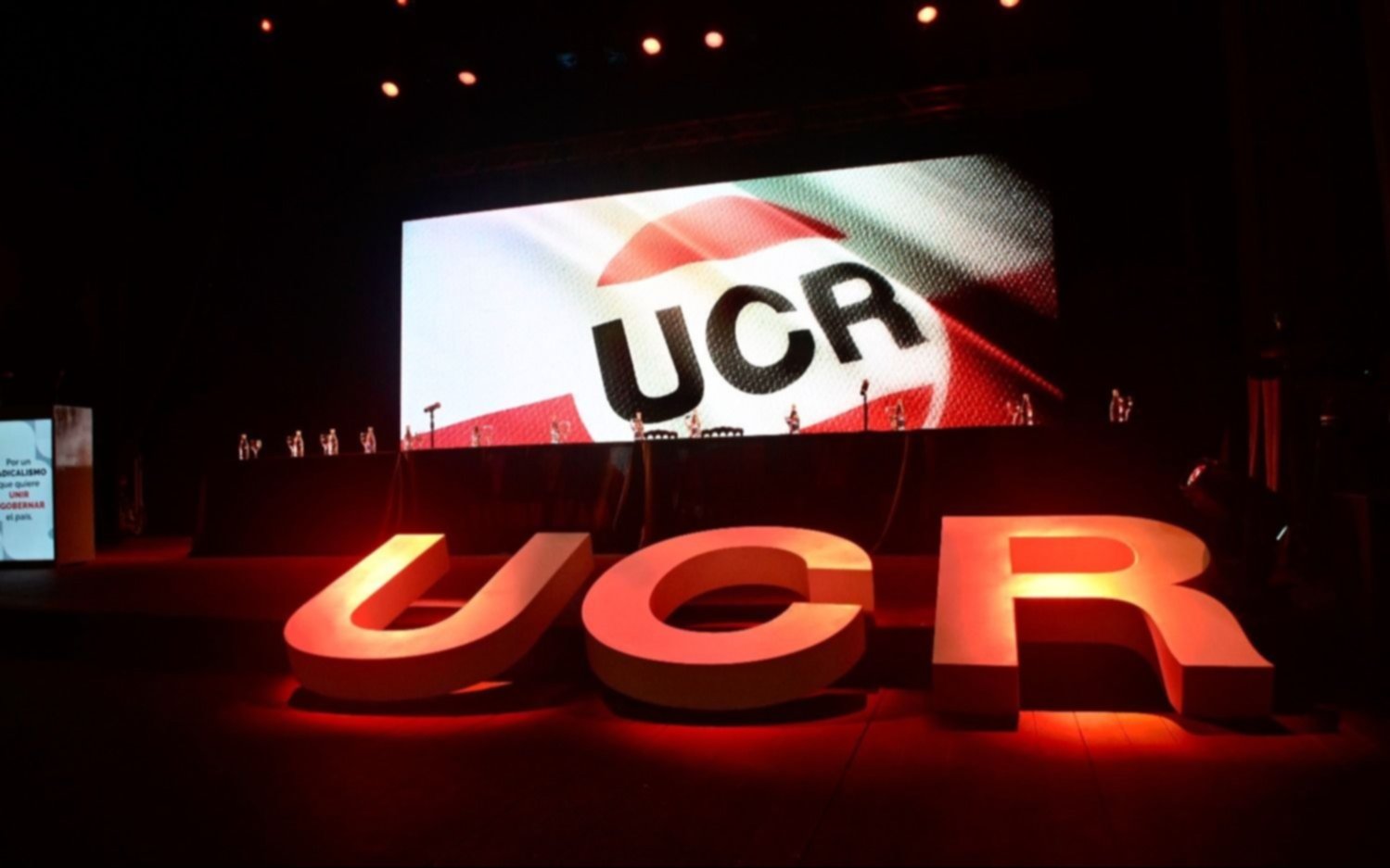 UCR: a una semana de la interna, sigue la pelea