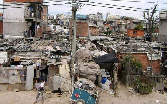 Más de mil millones viven en la pobreza extrema