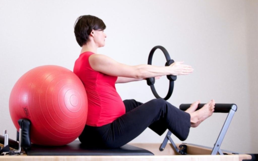 Clubes e instituciones: pilates, actividades y feria artesanal
