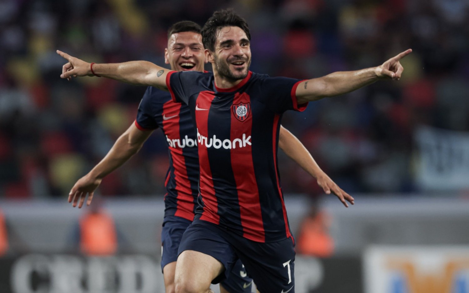 San Lorenzo ganó en Santiago y llega en alza para recibir al Pincha
