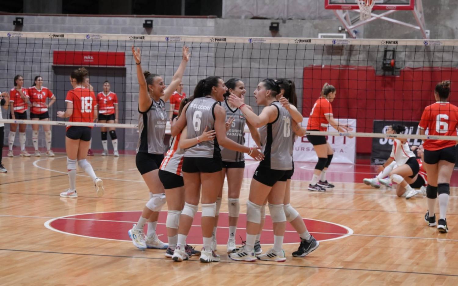 Estudiantes, por un lugar en semifinales