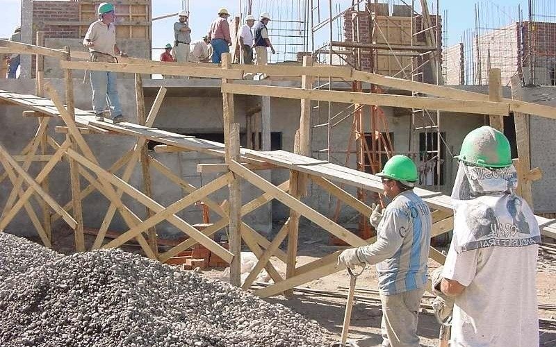 Subió 1% el costo de la construcción y 74,6% en el año