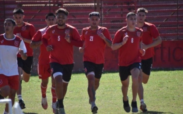 Cambaceres visita a Ituzaingó en el último partido del campeonato