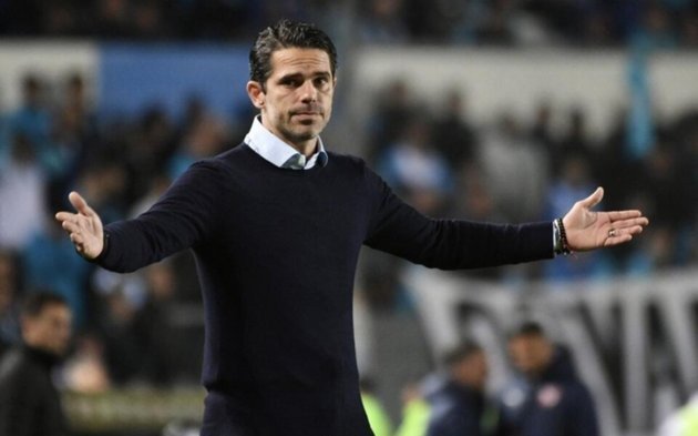 Después de la frustración, Gago rearma el equipo