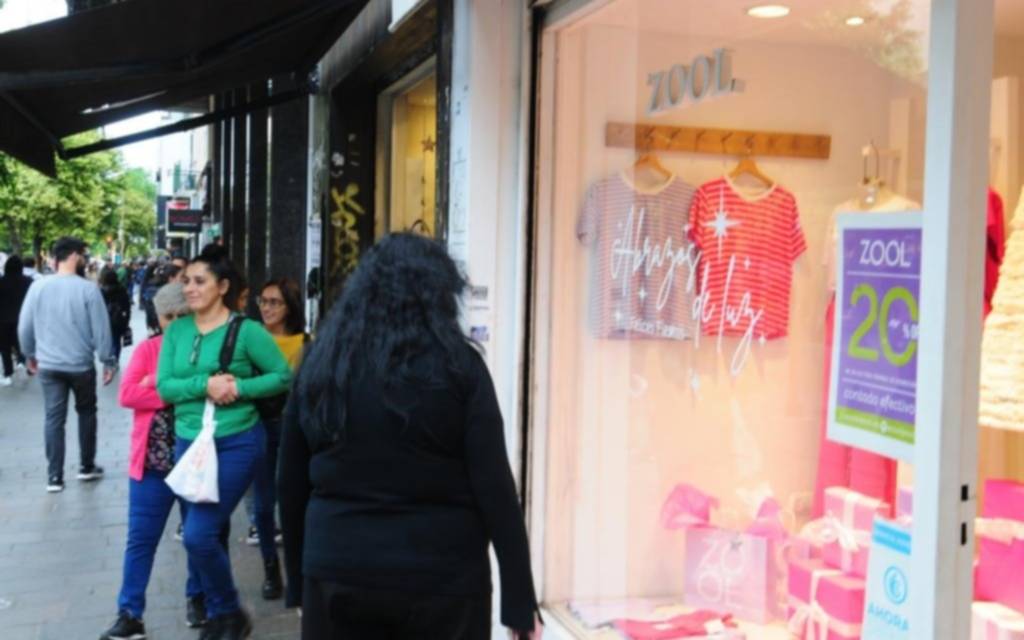 El comercio prepara para el 19 su noche de descuentos antes de las Fiestas