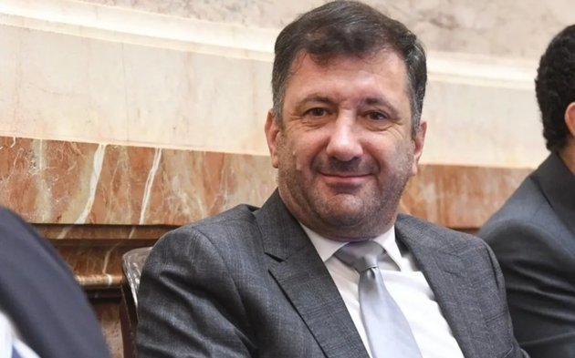 Kueider pidió licencia en el Senado