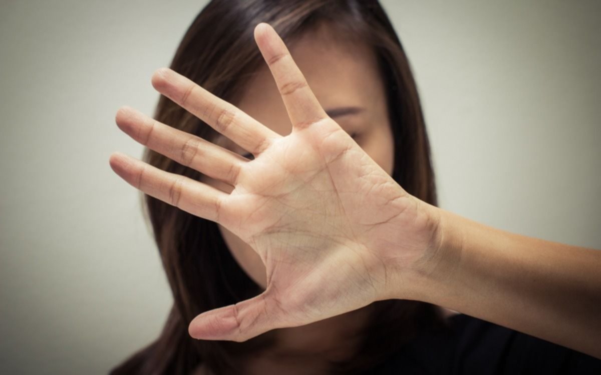 Demoraron a una mujer por trompear y lastimar a su hija en Los Hornos