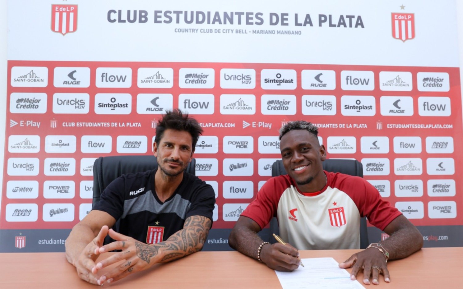 Manyoma renovó con Estudiantes hasta 2027