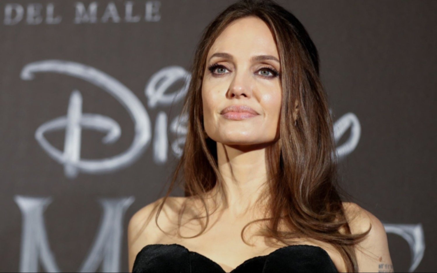 “Devastada”: Jolie dice que Hollywood está del lado de Pitt