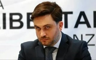 Echan de LLA a Marra por votar suba de impuestos