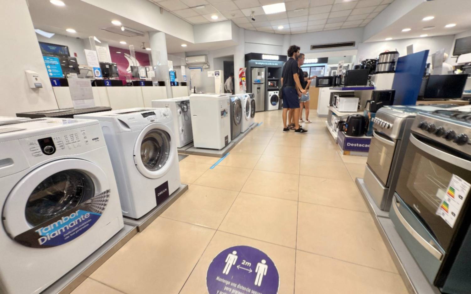 Importación y menos impuestos pegan en las etiquetas de electro
