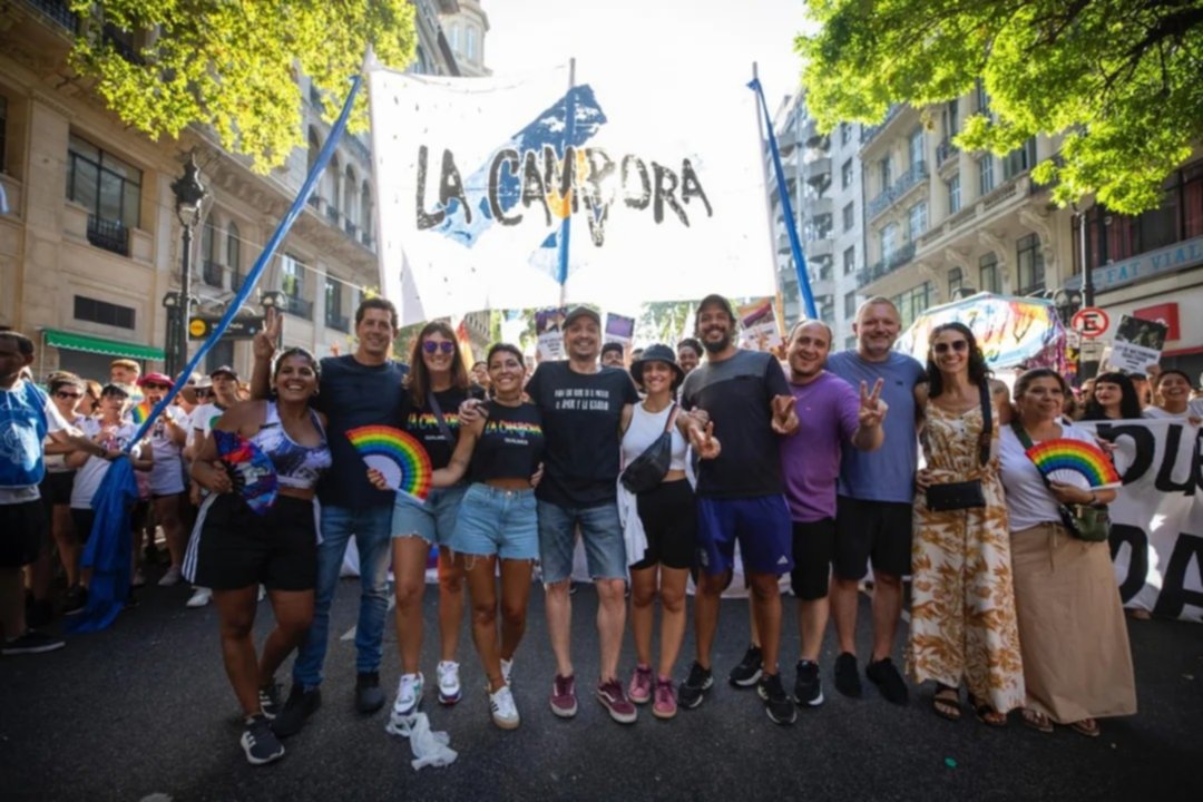 Máximo Kirchner y Mayra Mendoza estuvieron la Marcha