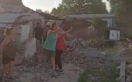 El barrio ayuda a una vecina que se quedó sin casa mientras hacía compras