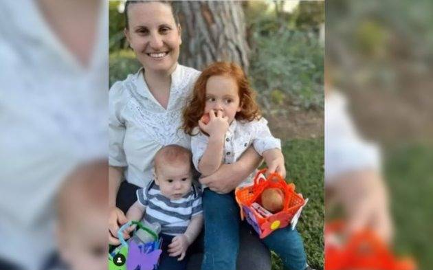 Una madre y sus hijos martirizados por la locura de un grupo de fanáticos