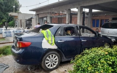 Lo dejaron y se prendió fuego a lo bonzo