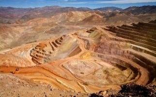 El Gobierno busca inversiones para fortalecer la industria minera