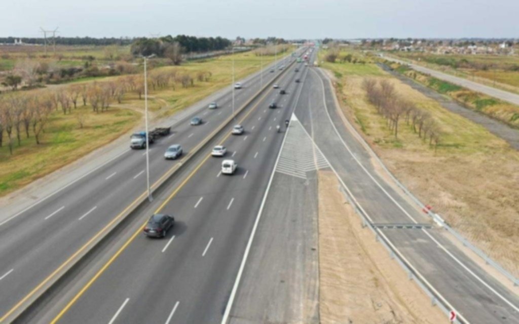 La Comuna demolió una antigua construcción en la bajada de la autopista
