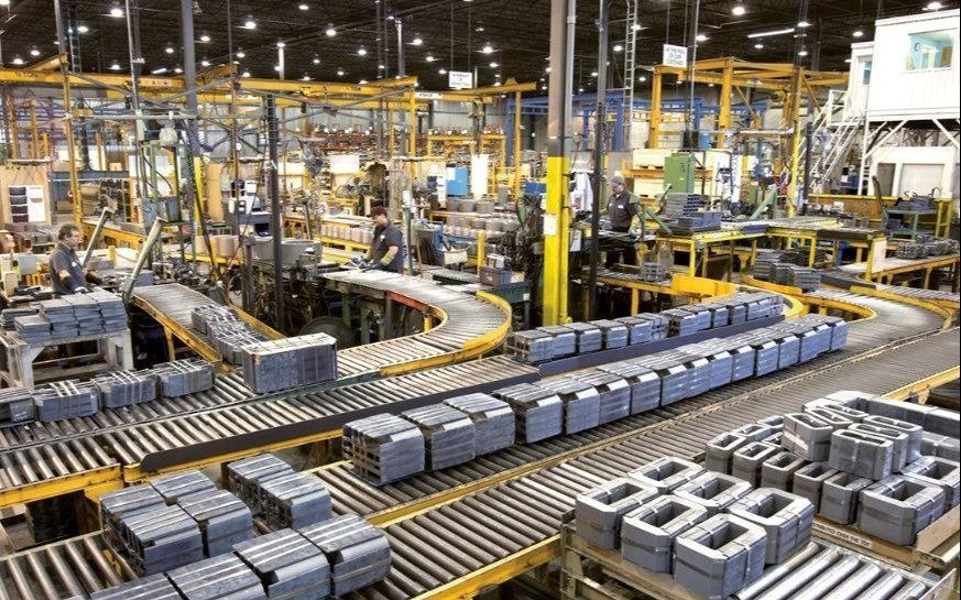 La industria repuntó un 0,5% mensual en febrero