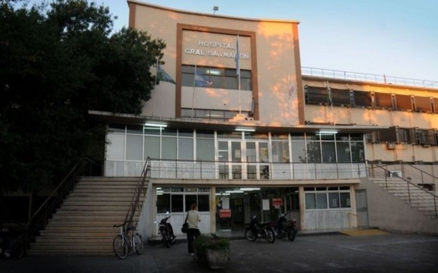 Le roban la moto frente al hospital San Martín y luego lo extorsionan