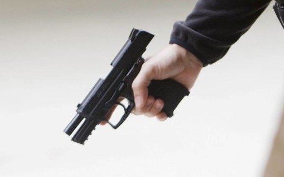 La asesinaron a tiros frente a sus tres hijos