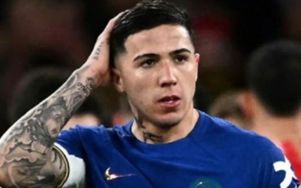 Con gol de Enzo Fernández Chelsea goleó 3-1 a Liverpool