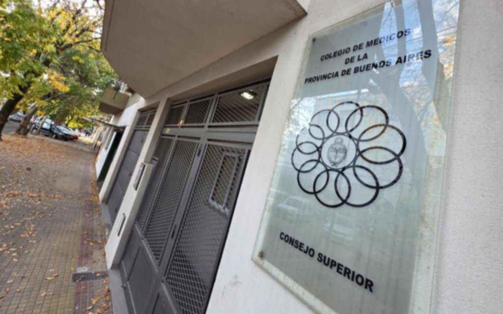 El Colegio de Médicos advierte sobre “confusiones” en la nueva matriculación