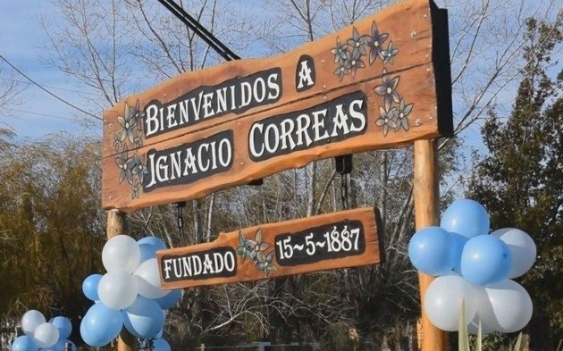 Ignacio Correas celebra porque tendrá su primera escuela secundaria