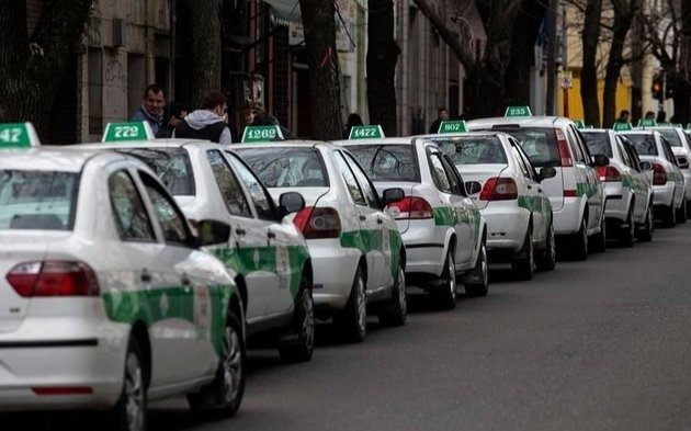 Taxistas reclaman la condonación de fotomultas