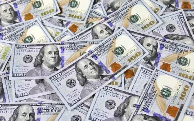 Millonaria intervención para “planchar” el dólar