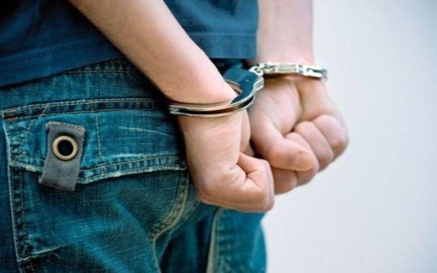 Un joven de 22 años fue detenido por balear a su mamá y matar a un hombre