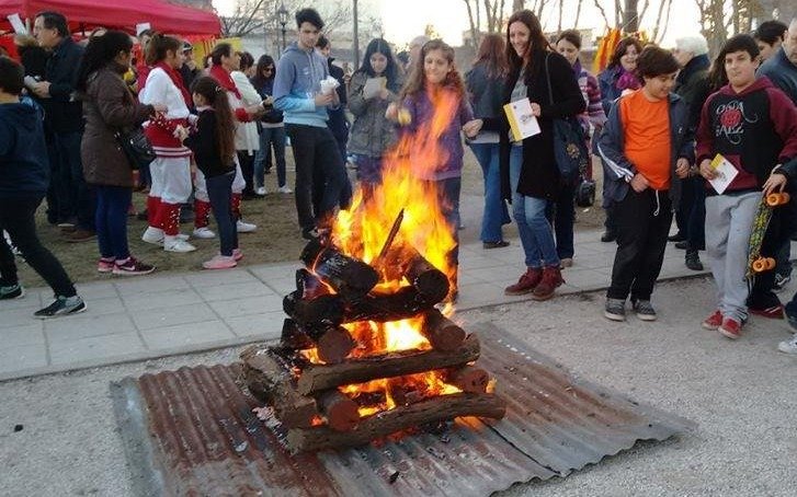 En Plaza Malvinas, desde las 16, la colectividad catalana celebra Sant Joan