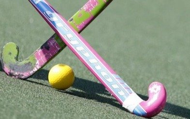 Universitario ganó más que tres puntos, en hockey