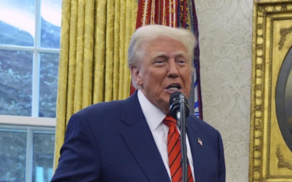 Para Trump es “ridículo” salir del bipartidismo