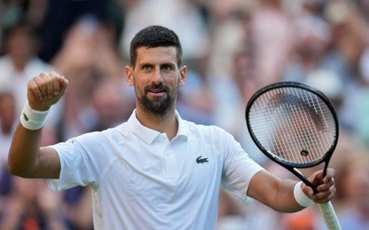 Djokovic y Sinner, un duelo de generaciones