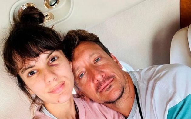 De duelo: Accardi regresó al país y reveló cómo están las cosas con Nico Vázquez tras su ruptura