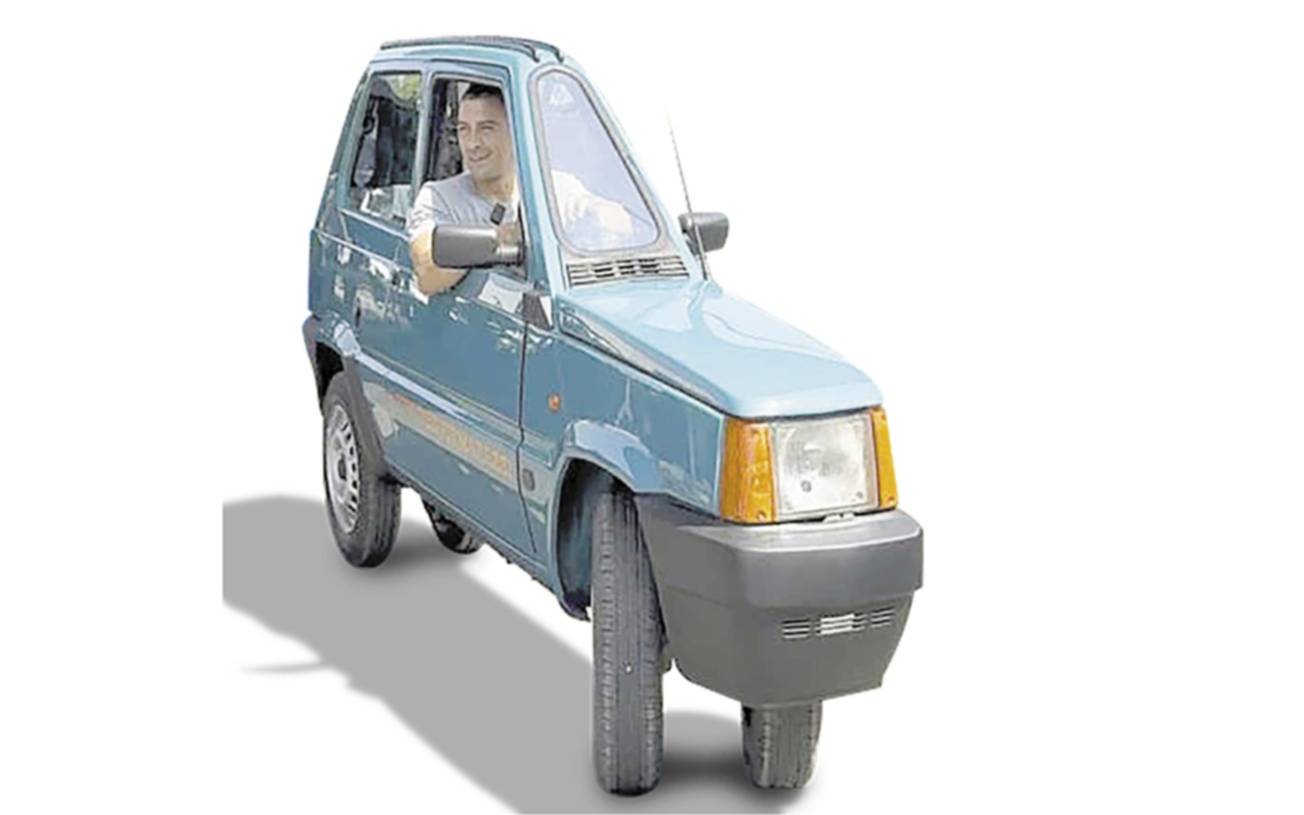 ¡Pero qué flaquito!: un viejo Fiat convertido en el auto más estrecho