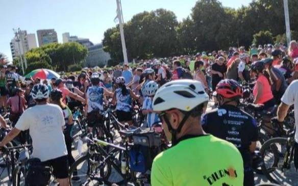 Una “pedaleada solidaria” para juntar juguetes por el Día del Niño