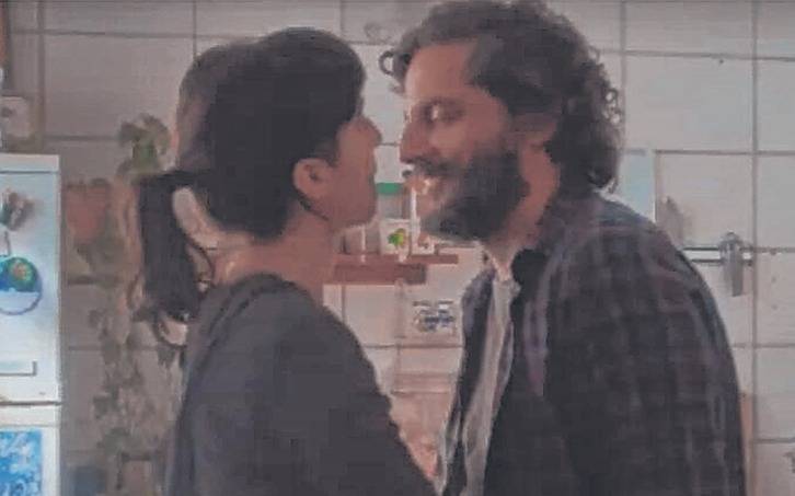Novedades en la pantalla chica: “El aroma del pasto recién cortado”, una de infidelidades con Joaquín Furriel