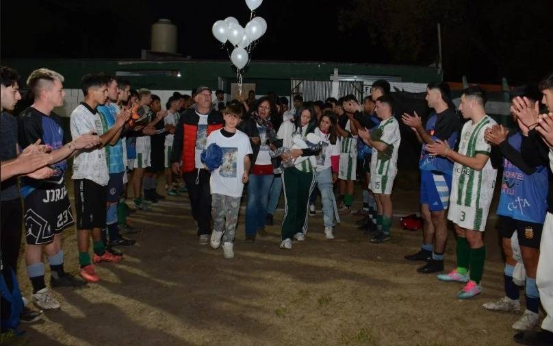 Defensores de City Bell, unido en un homenaje a un socio y jugador